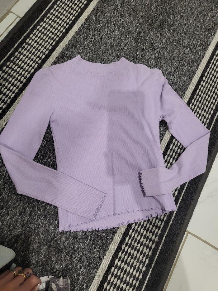 Petit pull violet taille xs très bon état marque kiabi - photo numéro 1