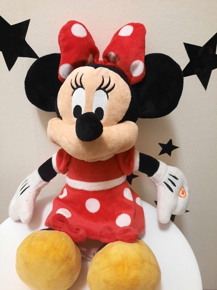 Grande peluche Disney Minnie Mouse aux joues lumineuses - photo numéro 2