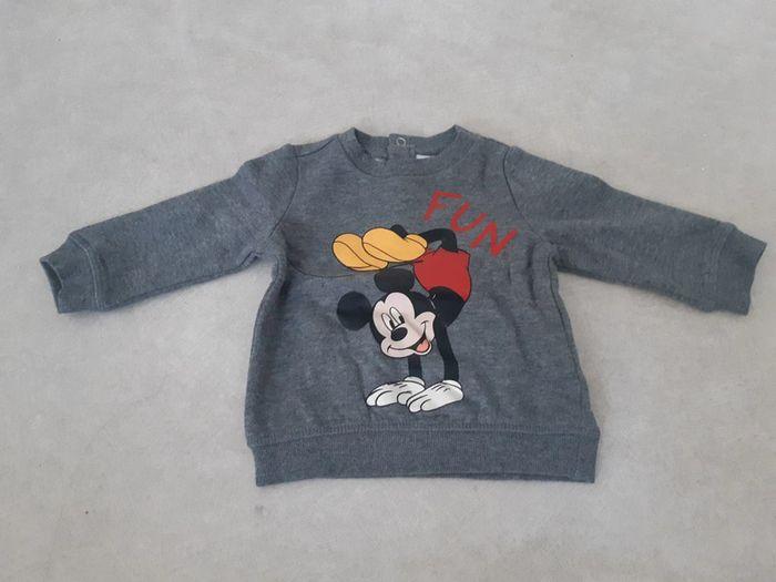 Pull gris Mickey t.6mois - photo numéro 1