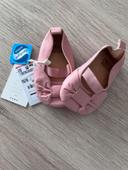 Chaussures  souples bébé rose taille 15-16