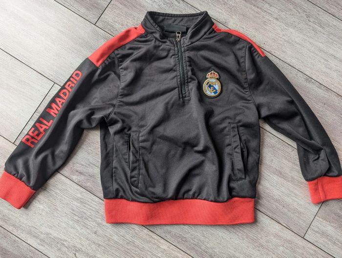 Pull Real Madrid taille 8 ans - photo numéro 1