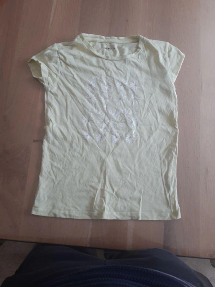 Tee shirt taille 8ans - photo numéro 1