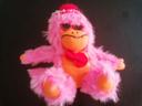 Peluche singe rose