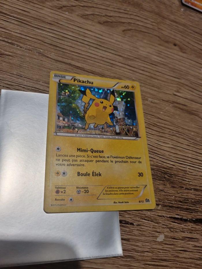 Carte pokémon pikachu HOLO 6/12 fr année 2015 - photo numéro 1