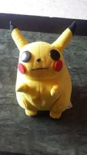 Peluche pokemon picatchu