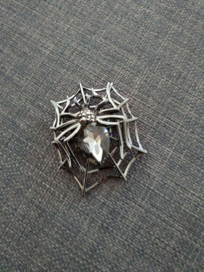 Broche araignée 🕷 - photo numéro 1