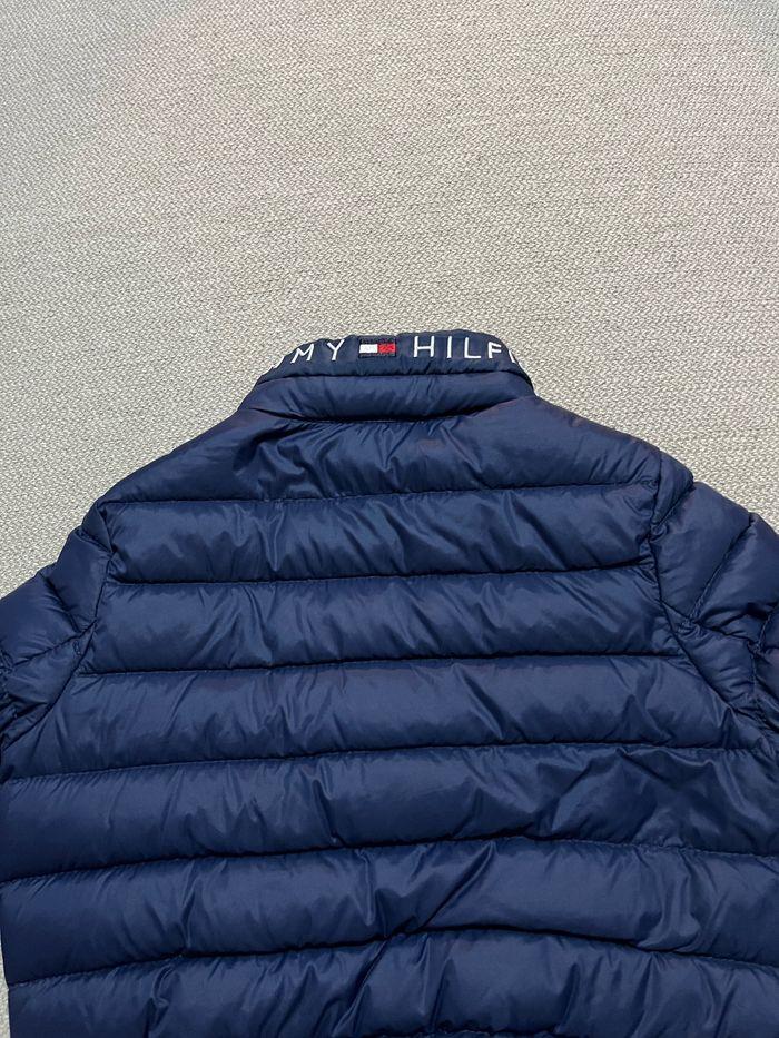 Doudoune Tommy Hilfiger comme neuve 9mois - photo numéro 4