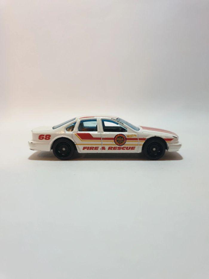 Hot Wheels Chevrolet '96 Chevy Impala SS, 2019 - photo numéro 4