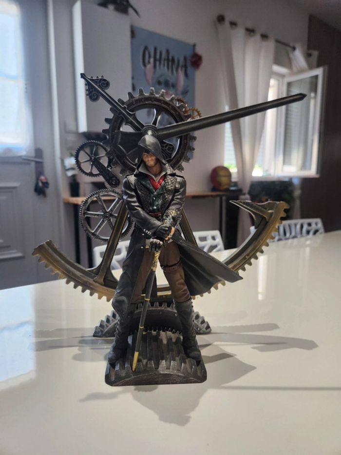 Figurine collector assassin's creed Syndicate - photo numéro 1