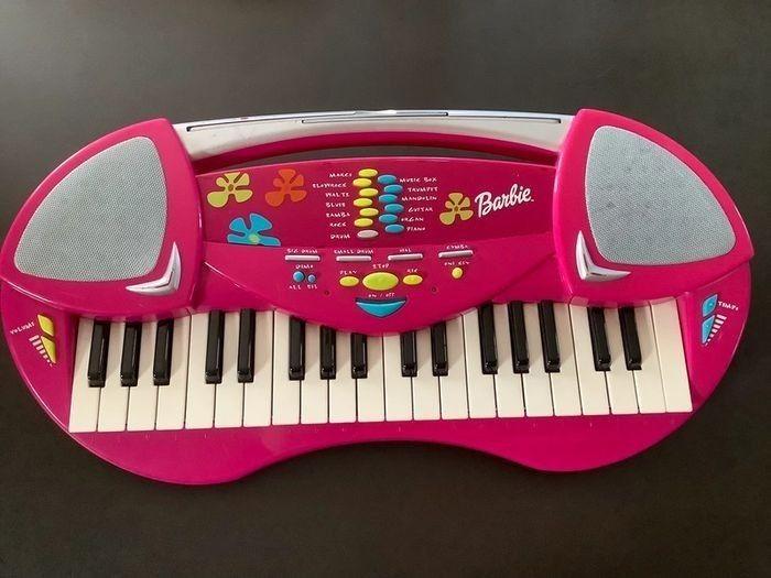 Piano Barbie - photo numéro 1