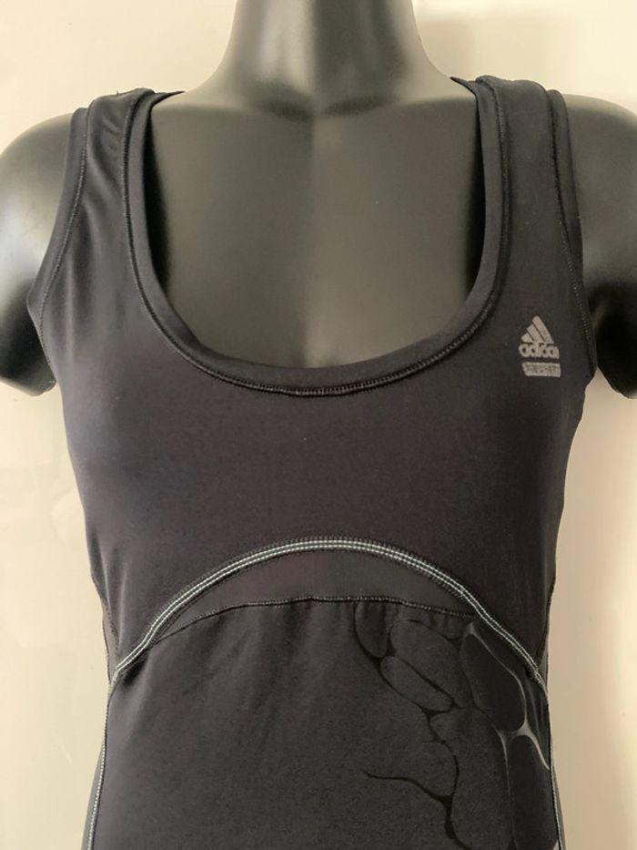 T shirt adidas   / Maillot de sport adidas . Taille S - photo numéro 2