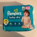 Couches Pampers 4