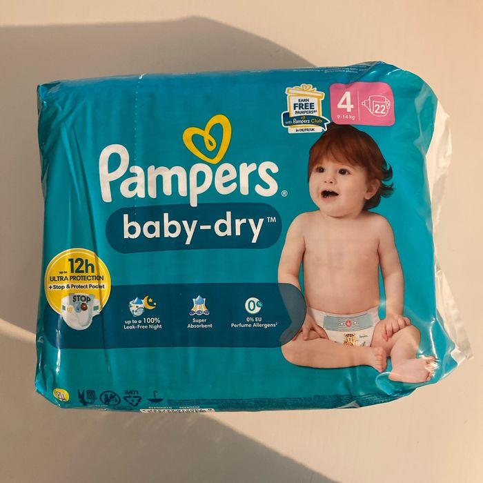 Couches Pampers 4