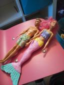 Lot 2 barbies