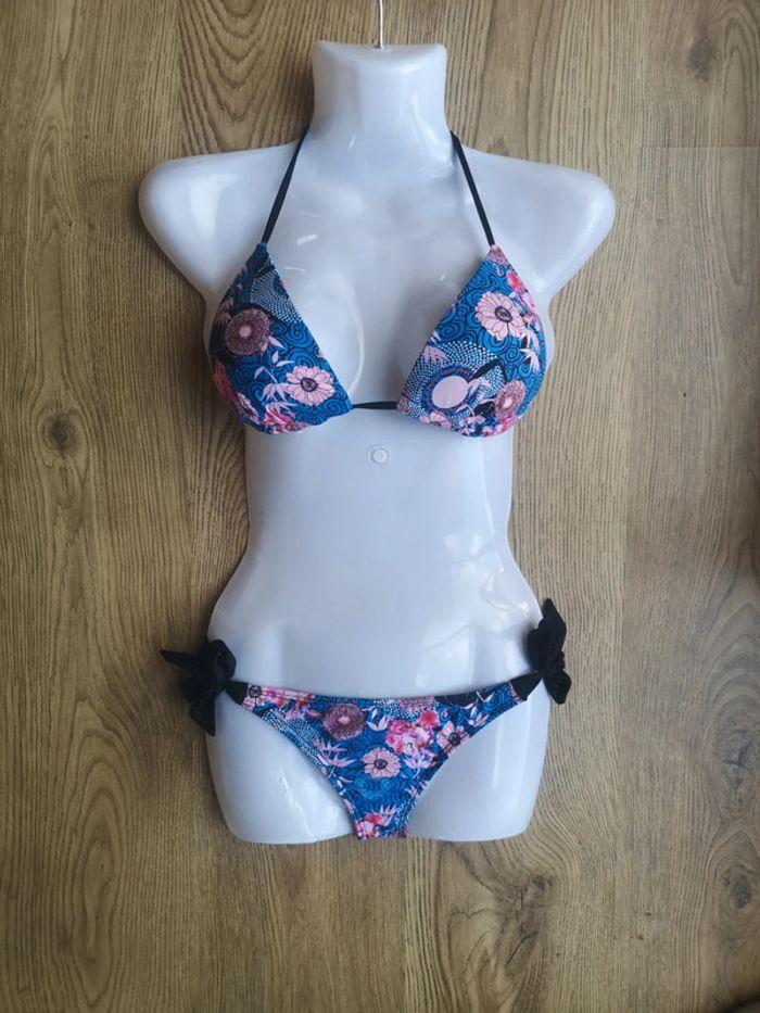 Maillot 2 pièces bleu et rose fleuri - photo numéro 1