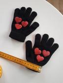 Gants noir avec coeurs