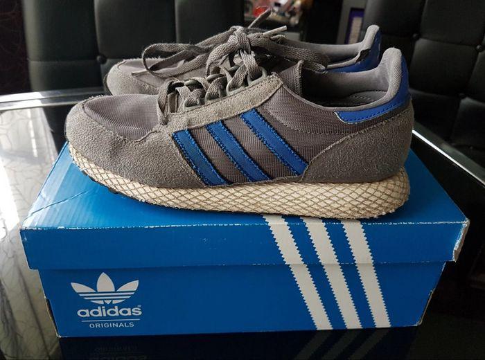 Paire de Adida Forest Grove J originale en bon état taille 38.5 - photo numéro 1