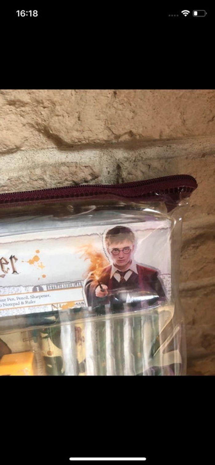 Set de papeterie Harry Potter neuf édition spéciale - photo numéro 3