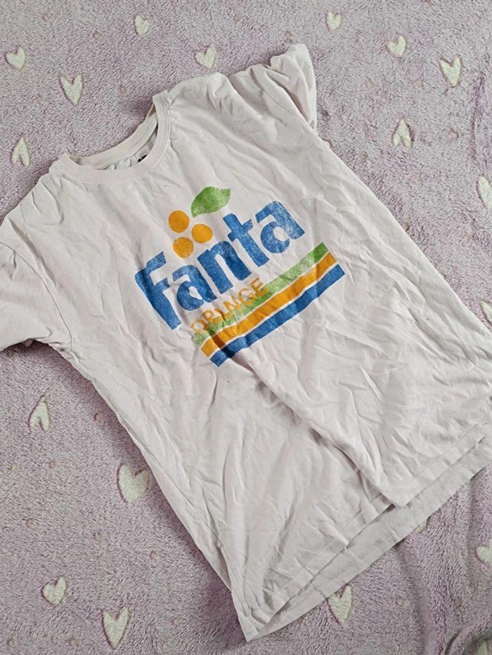 T-shirt rose pâle logo Fanta - photo numéro 1