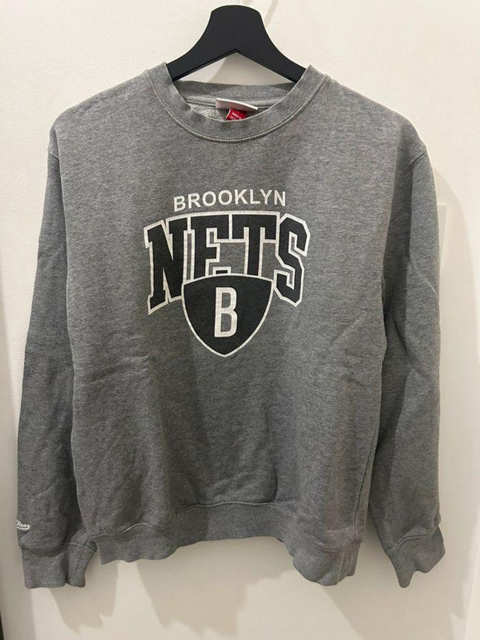 Sweat Brooklyn Nets Basketball mitchelll and ness  taille S - photo numéro 1