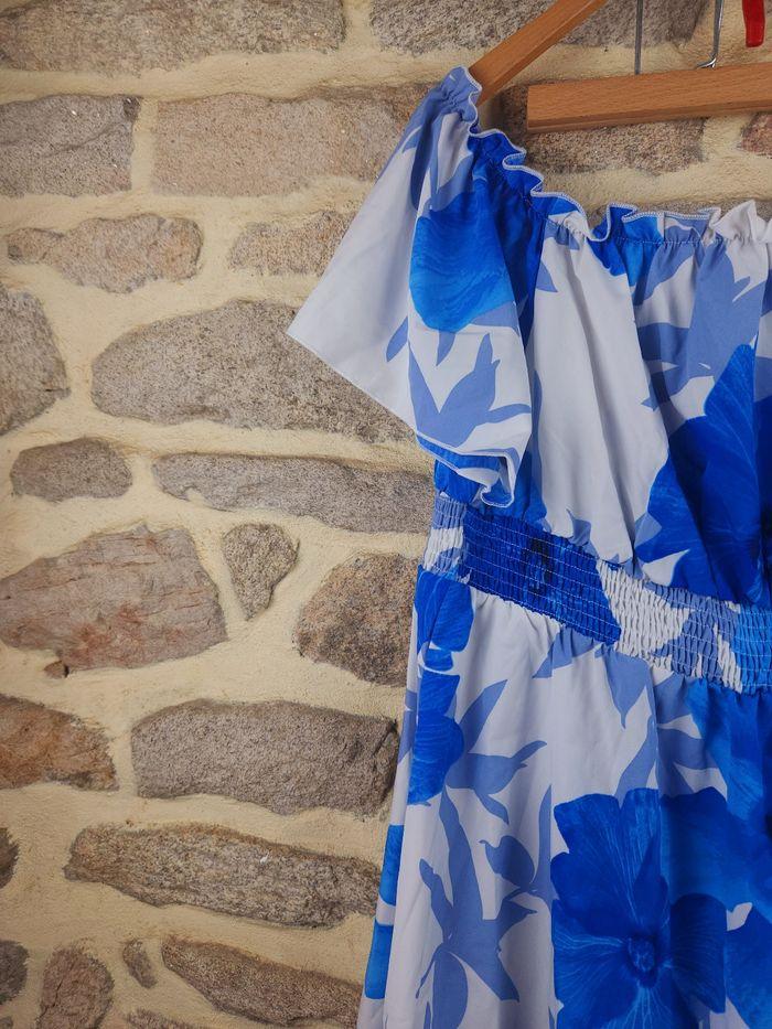 Robe col bardot bleu et blanc Femme Taille 54 marque Boohoo 🍬 - photo numéro 2