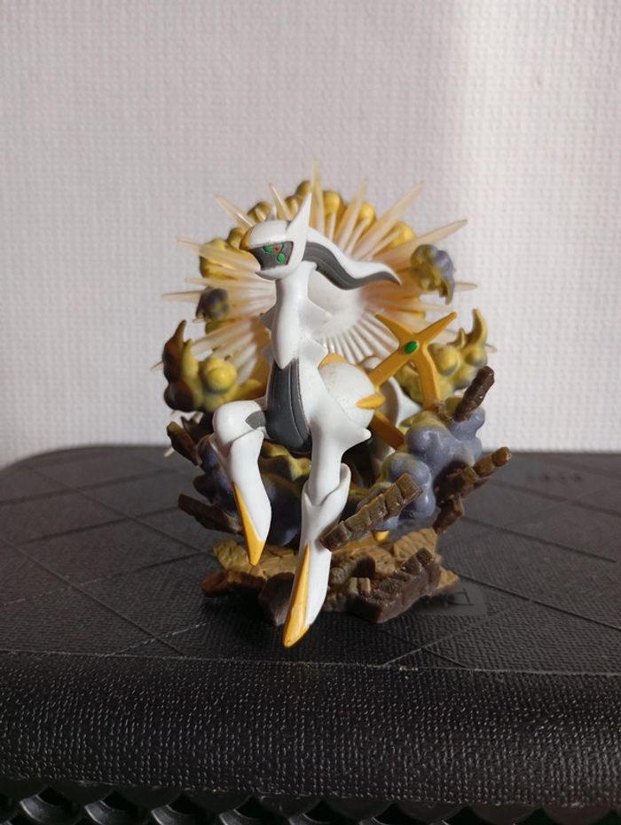 Figurine pokémon Arceus - photo numéro 1