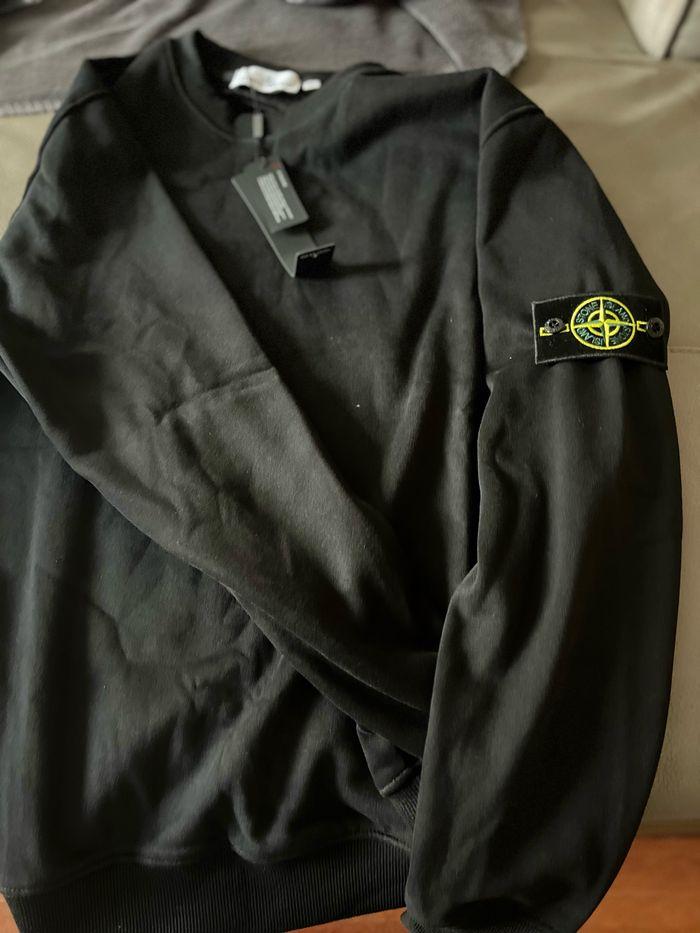 Pull stone island  taille M - photo numéro 1