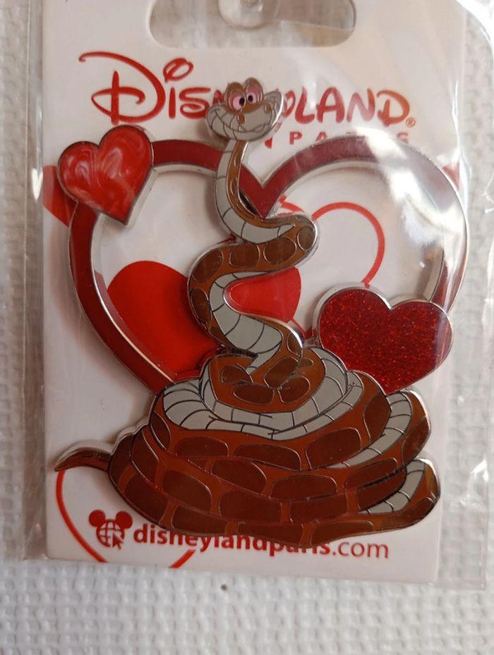 Pins neuf livre de la jungle Kaa Saint Valentin - photo numéro 2