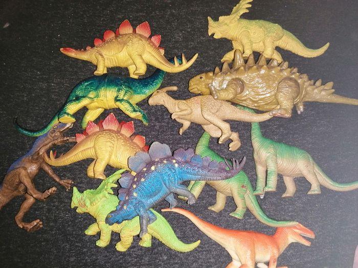 Lot de 12 dinosaure