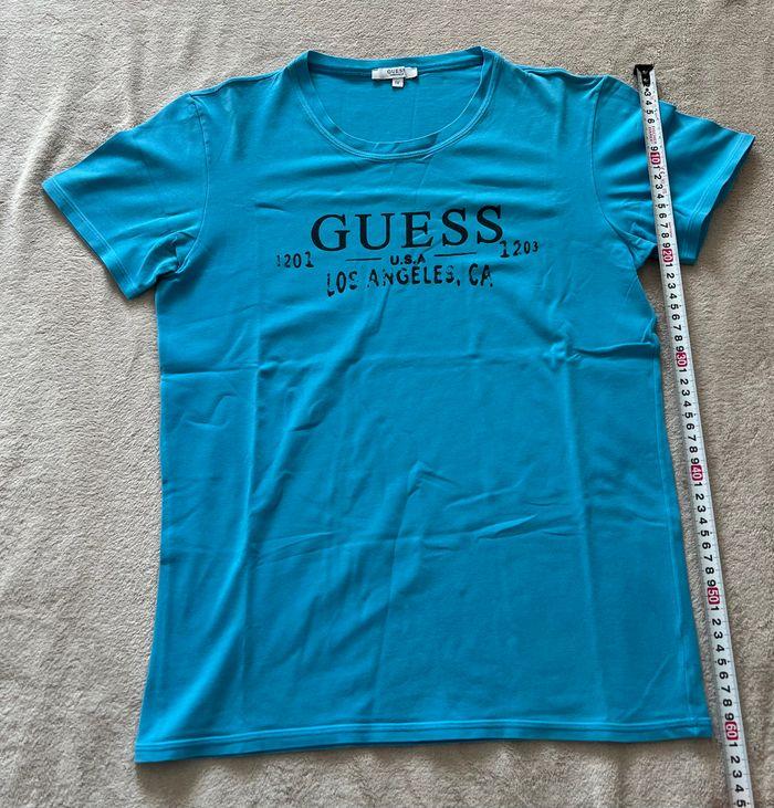 T-shirt Guess Taille M - photo numéro 1