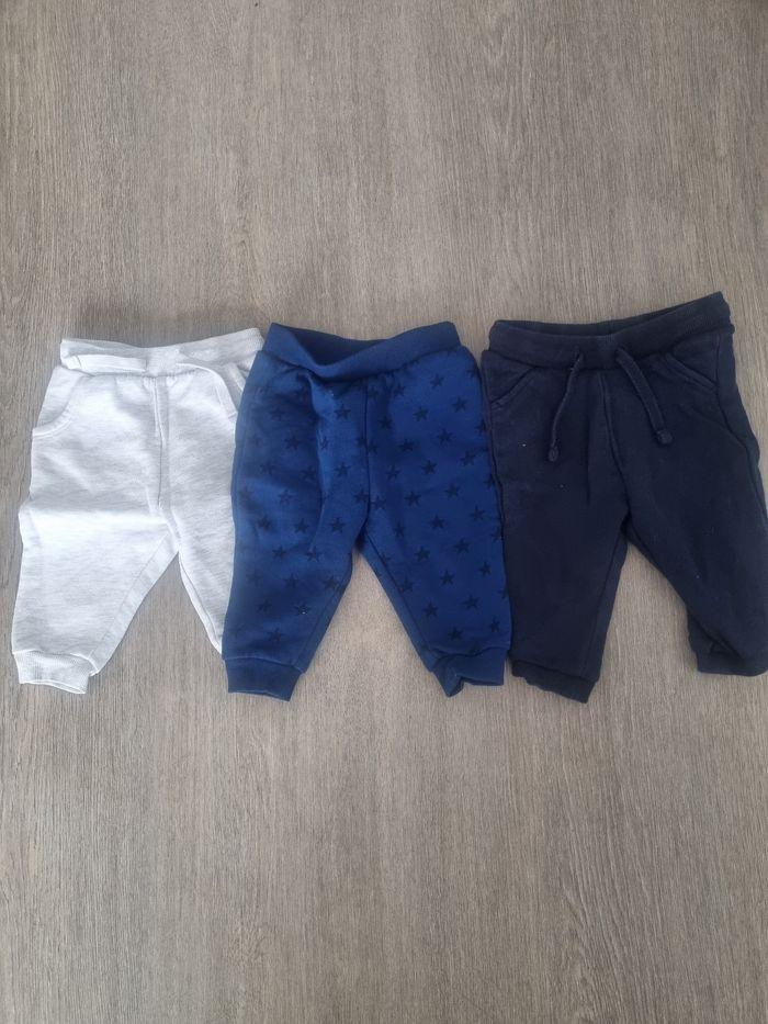 Lot de 3 joggings bébé 6mois - photo numéro 1