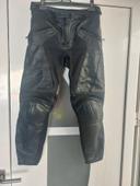 Pantalon moto cuir dainese noir avec facture