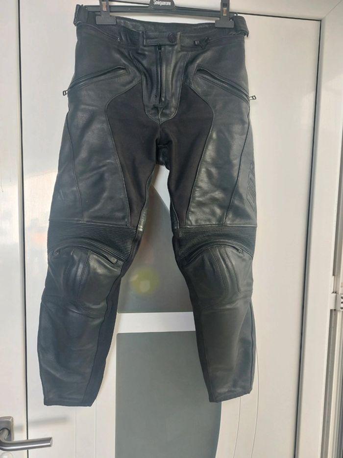 Pantalon moto cuir dainese noir avec facture - photo numéro 1