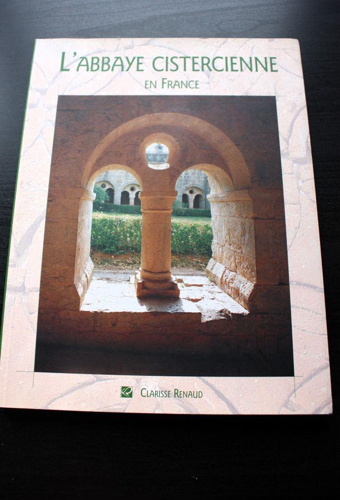 Livre L'abbaye cistercienne en France - religion - comme neuf - 128 pages - photo numéro 1