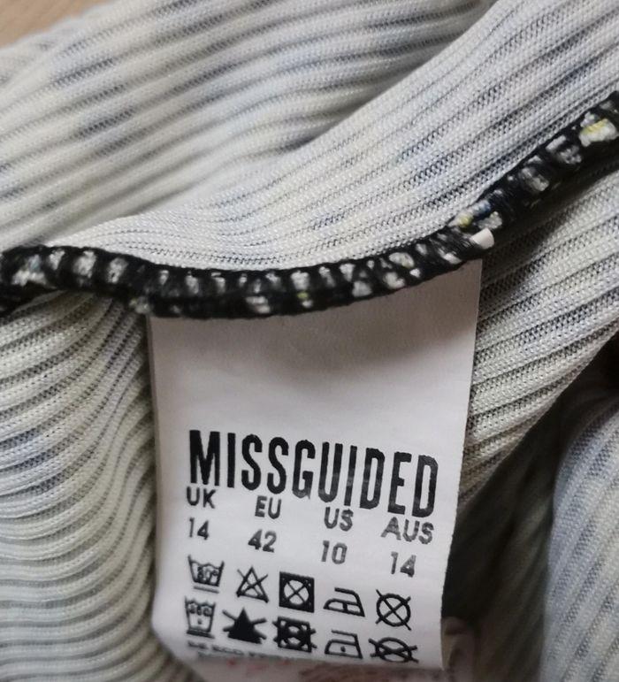 Jupe short Missguided motifs serpent noir et vert - photo numéro 4