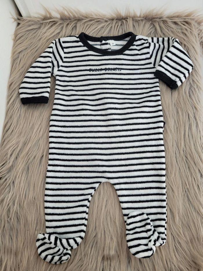 Joli pyjama 56cm (3 mois) - photo numéro 1