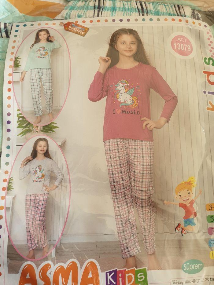 Lot de 4 pyjama neufs - photo numéro 2