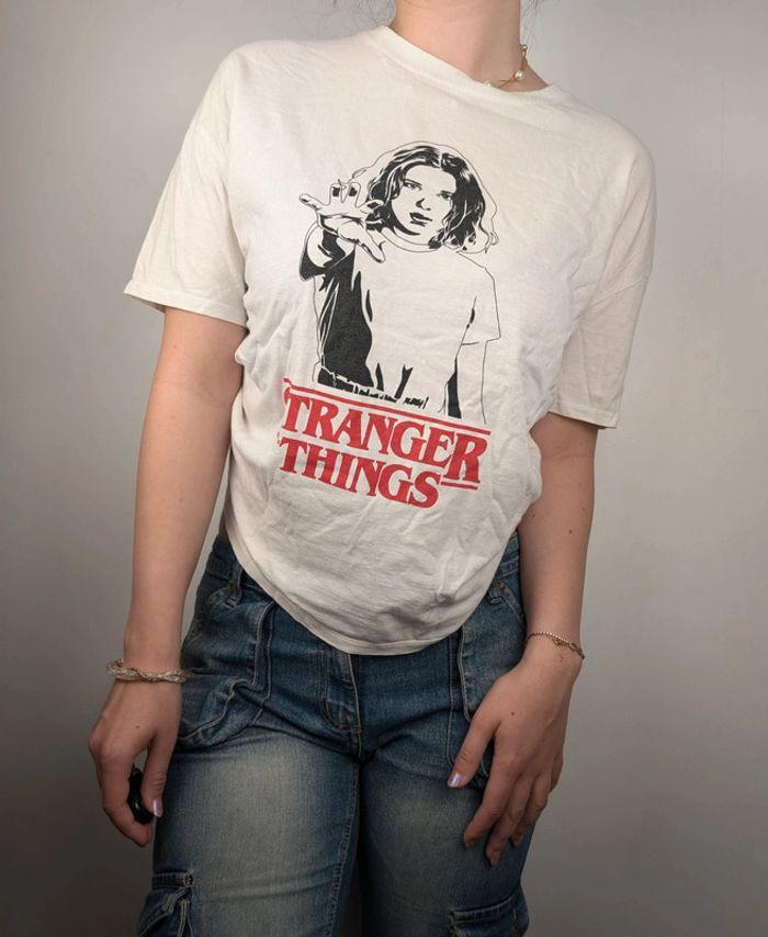 T-shirt long stranger things noir blanc et rouge - photo numéro 2