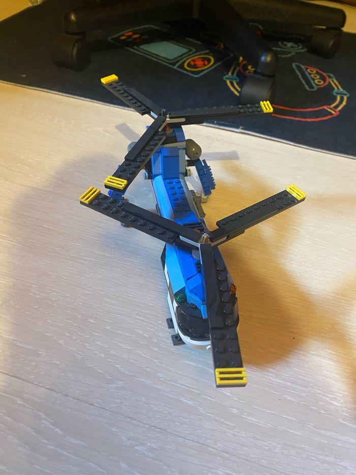 Hélicoptère lego