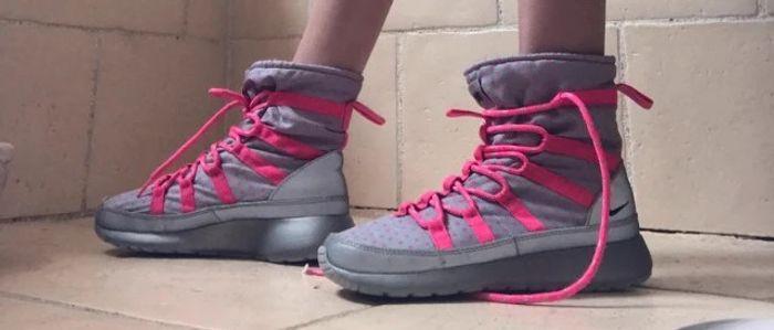 Chaussure Nike run hi rose et grise  36.5 - photo numéro 2