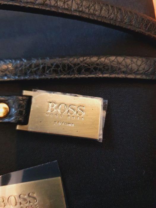 Pochette à Maquillage "HUGO BOSS" Neuve sous blister. - photo numéro 4