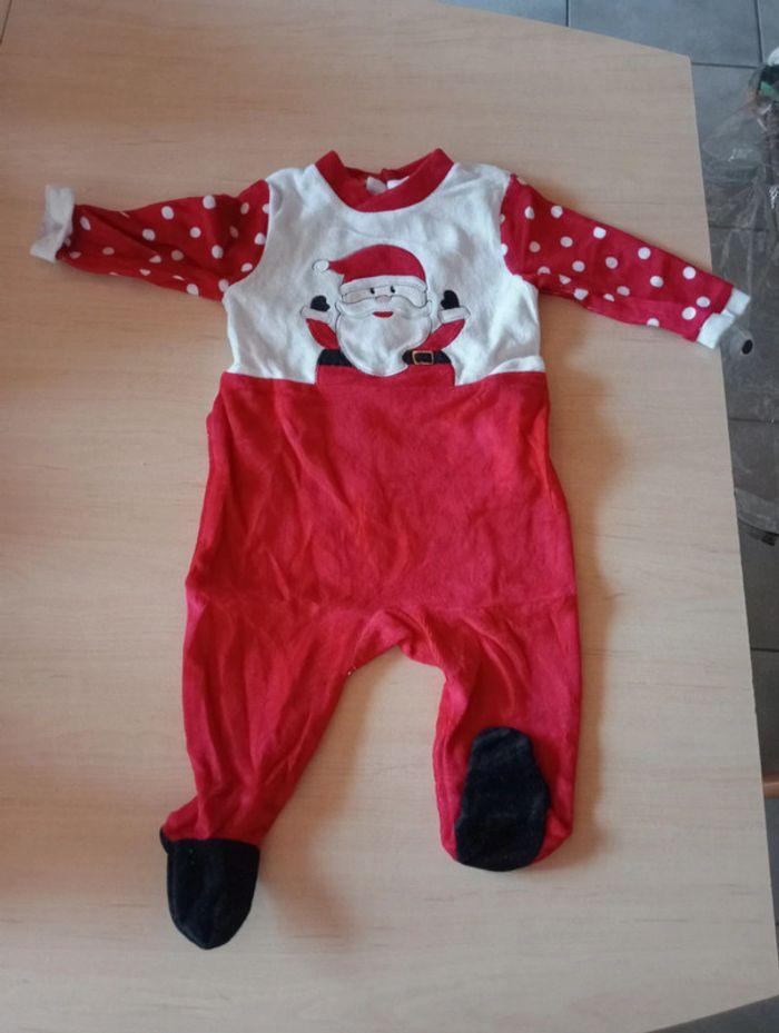 Lot 4 pyjama de Noël taille 6 mois - photo numéro 2