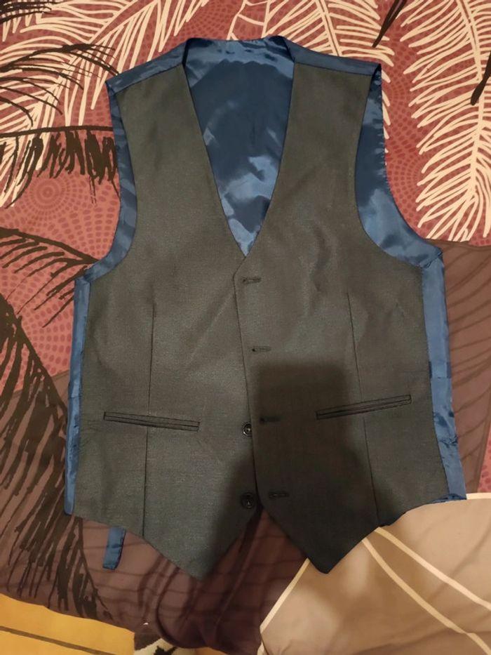 Gilet de costume homme. Neuf