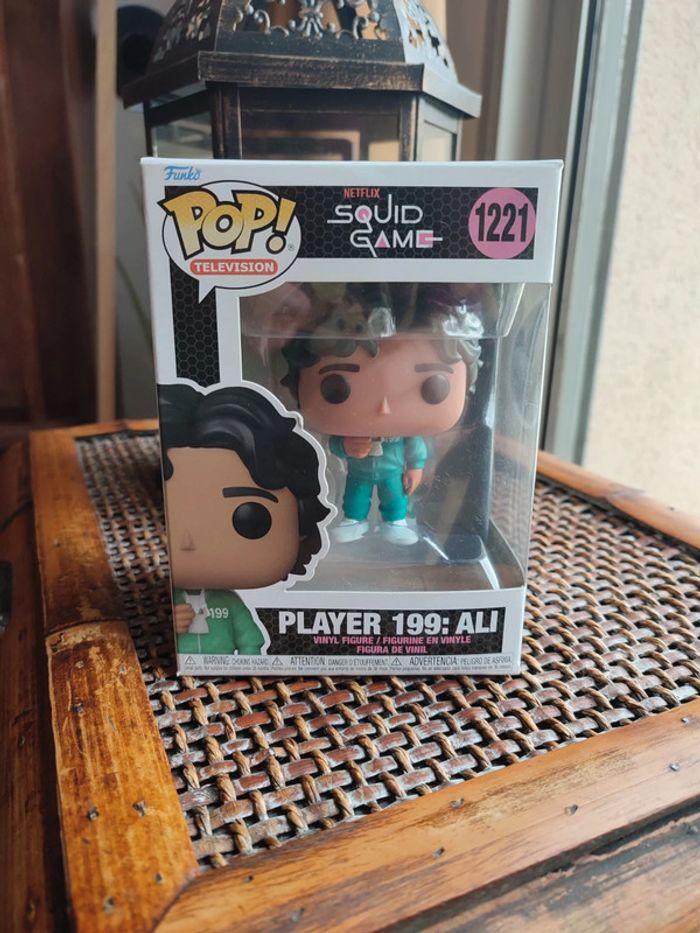 Squid game funko pop Netflix 1221 player 199 Ali - photo numéro 2