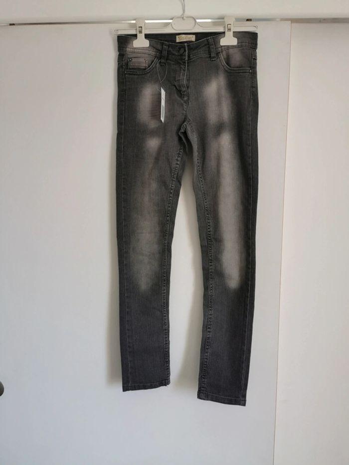 Jeans neuf T12ans - photo numéro 2