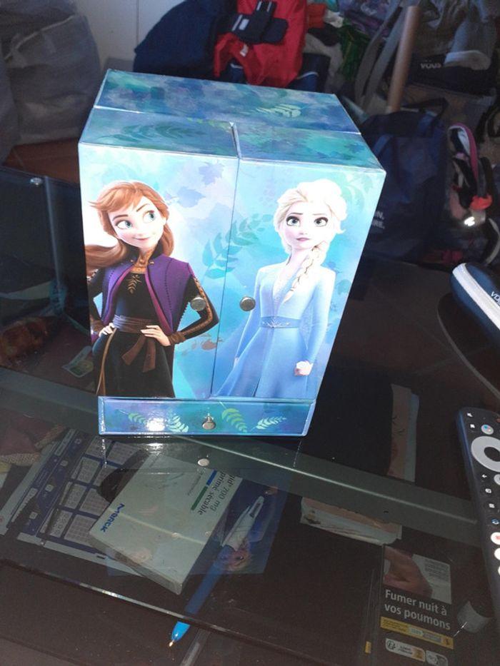 Armoire de je jeux Reine des neiges - photo numéro 14