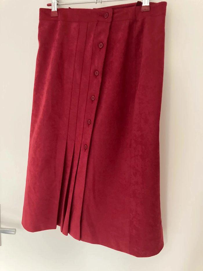 Jupe mi longue taille haute  automne hiver  a bouton rouge framboise vintage Claude Laurence - photo numéro 5