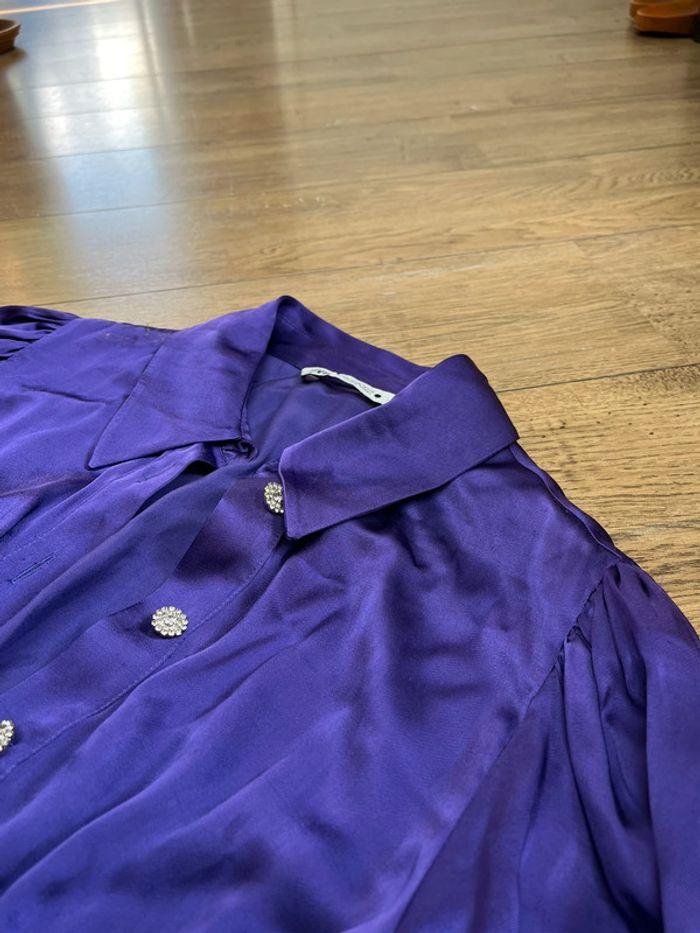 Robe Zara taille M en satin violet et boutons strass bijoux - photo numéro 6