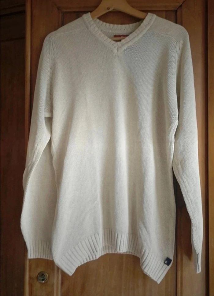 Pull homme Celio taille S. - photo numéro 1