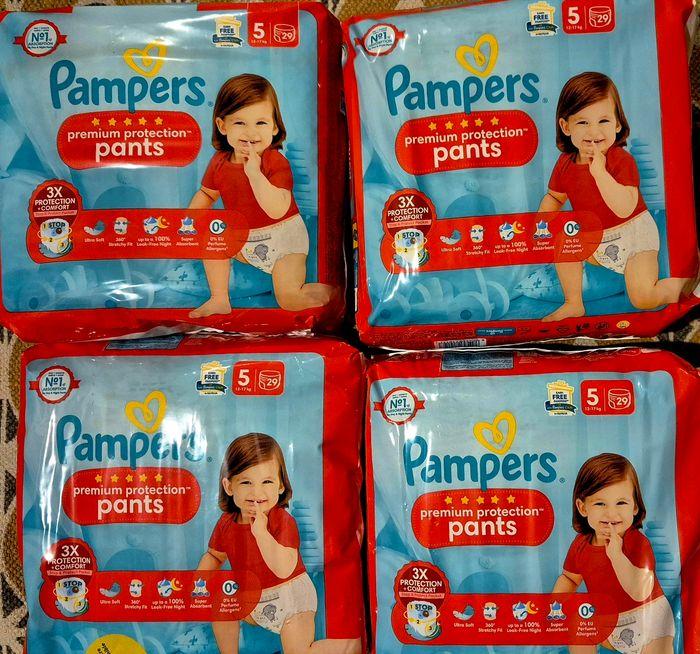 Lot 4 paquets pampers premium pants taille 5